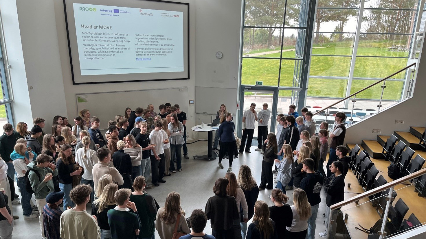 Gymnasielever i auditorium på Silkeborg Gymnasium.